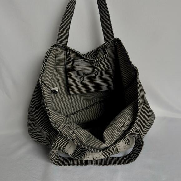 GAP Vintage Y2K Stripe Distressed Logo Tote Handbag Shoulder Bag - Picture 3 of 3